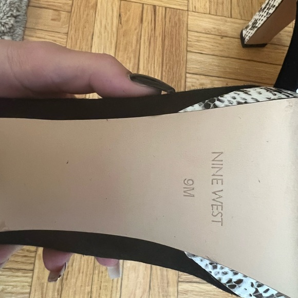 NINE WEST black suede pumps size US 9 - Picture 3 of 6
